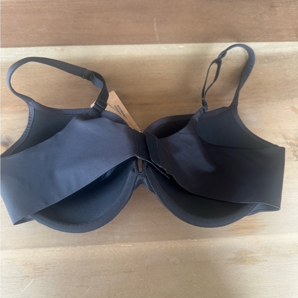 SKIMS Ultimate Push Up Plunge Bra - Onyx - Picture 3 of 5